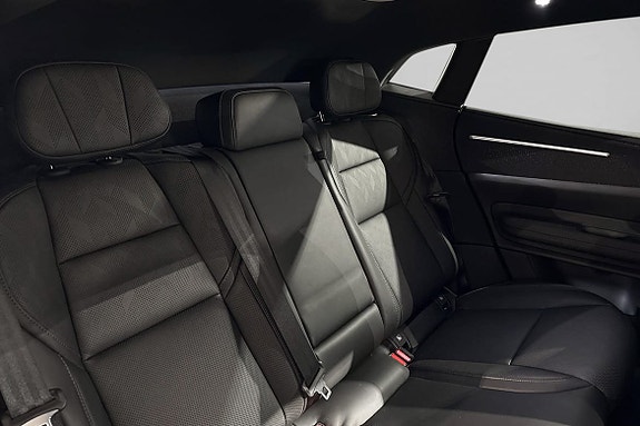 Polestar 4 14 of 19