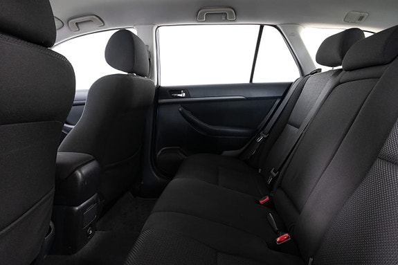 Toyota Avensis 17 of 18