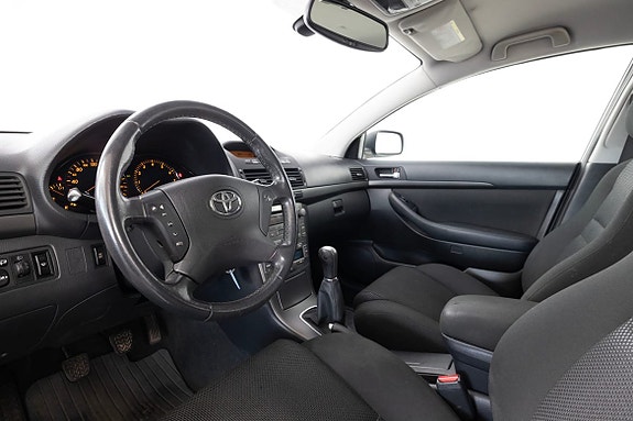 Toyota Avensis 16 of 18