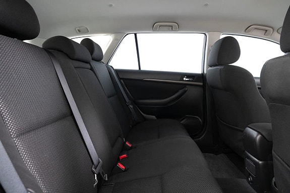 Toyota Avensis 15 of 18