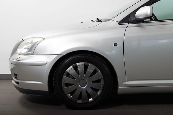 Toyota Avensis 4 of 5
