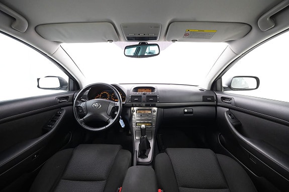 Toyota Avensis 13 of 18