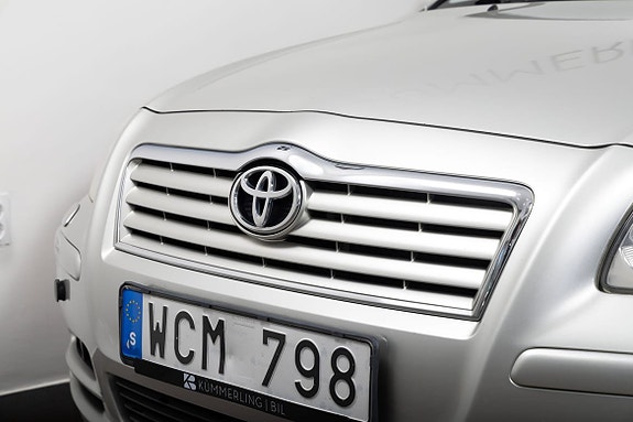 Toyota Avensis 3 of 5