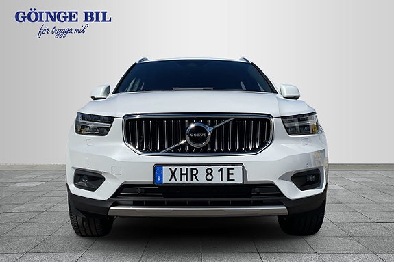 Volvo XC40 3 of 5