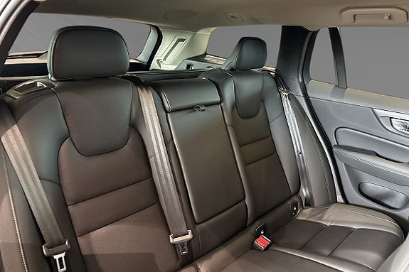Volvo V60 10 of 30
