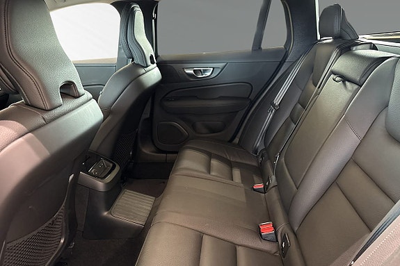 Volvo V60 7 of 30