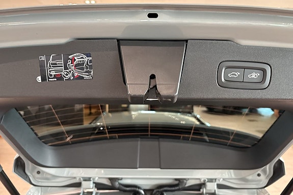 Volvo V60 13 of 30