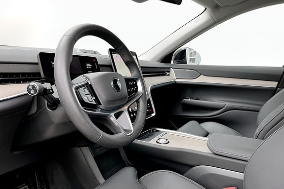 Volvo EX90 8 of 12