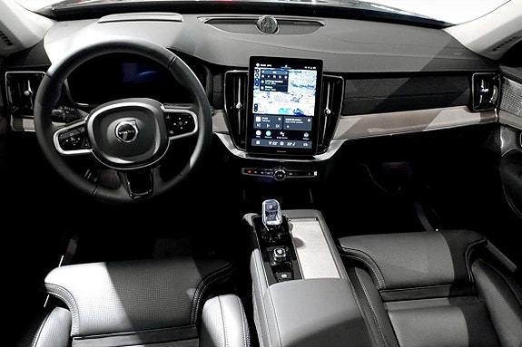 Volvo XC90 4 of 5