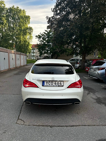 Mercedes-Benz CLA220 d 4 of 5