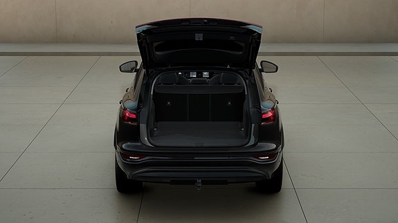 Audi Q6 e-tron 7 of 11