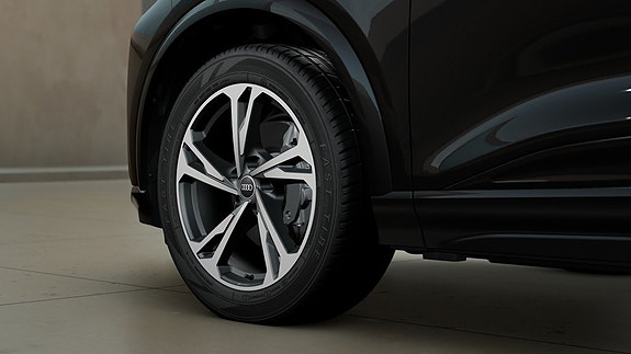 Audi Q6 e-tron 4 of 11