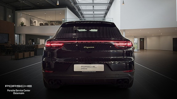 Porsche Cayenne 8 of 11