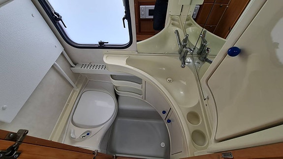 Adria Adora 552 UL Långbädd med Förtält 6 of 6