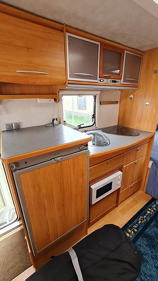 Adria Adora 552 UL Långbädd med Förtält 5 of 6
