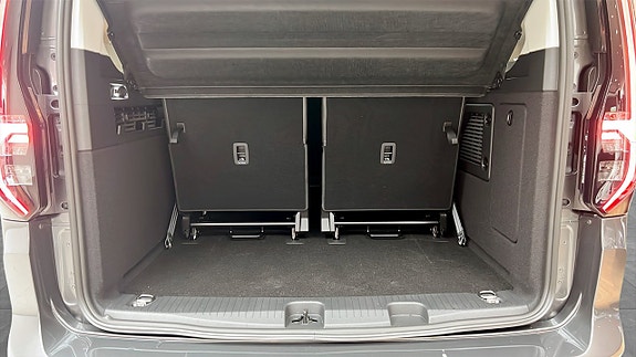 Volkswagen Caddy Maxi 13 of 21
