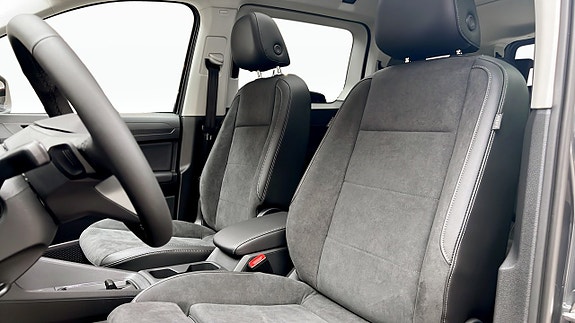 Volkswagen Caddy Maxi 8 of 21
