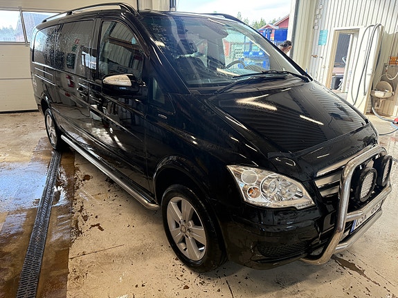 Mercedes-Benz Viano 2 of 5