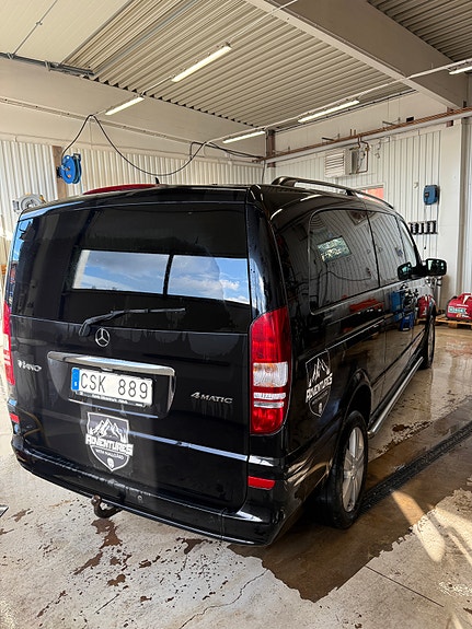 Mercedes-Benz Viano 3 of 5