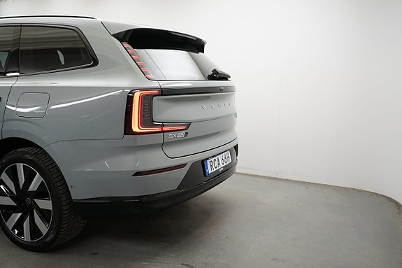 Volvo EX90 3 of 5