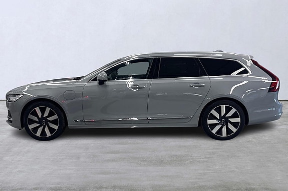 Volvo V90 2 of 22