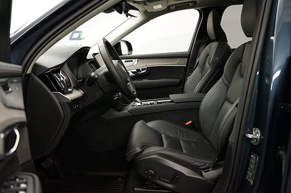 Volvo XC90 4 of 28