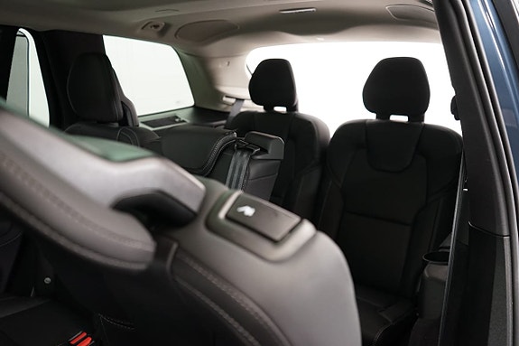 Volvo XC90 8 of 28