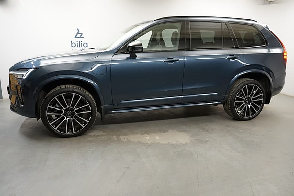 Volvo XC90 2 of 28