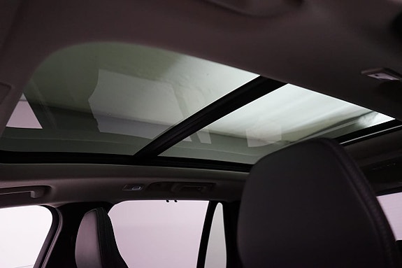 Volvo XC90 16 of 28