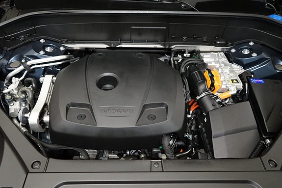 Volvo XC90 13 of 28