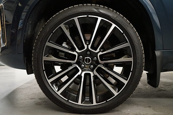 Volvo XC90 28 of 28
