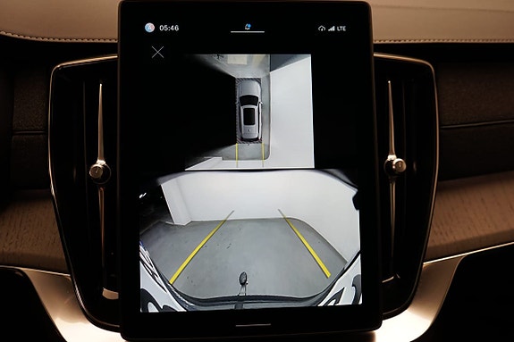 Volvo XC90 19 of 28