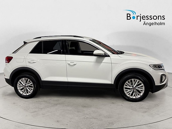 Volkswagen T-Roc 2 of 5