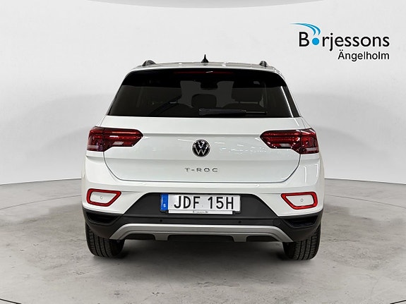 Volkswagen T-Roc 4 of 5