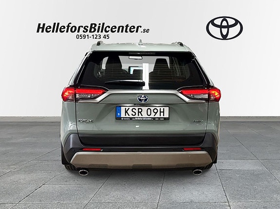 Toyota RAV4 4 of 5