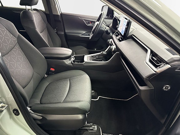Toyota RAV4 6 of 21