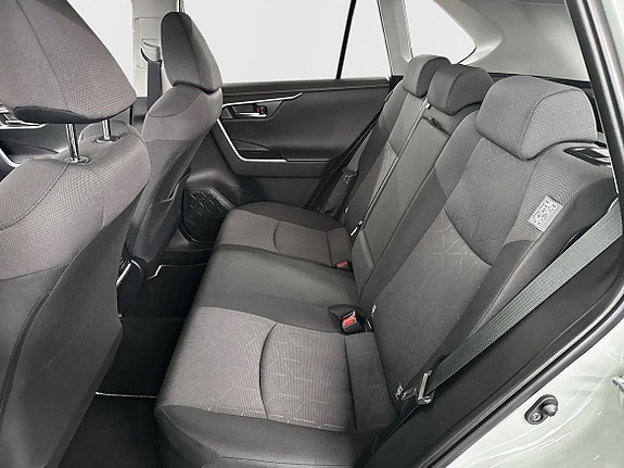 Toyota RAV4 11 of 21