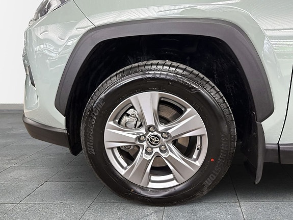 Toyota RAV4 16 of 21