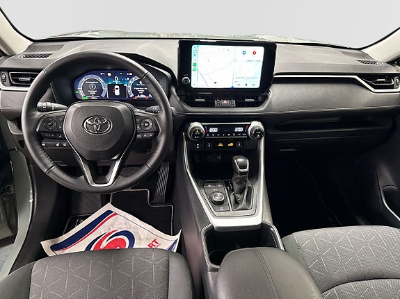 Toyota RAV4 8 of 21