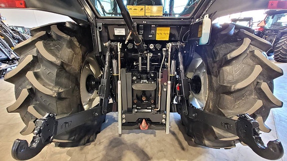 Valtra A73 / Lastare / 1662 timmar 11 of 12