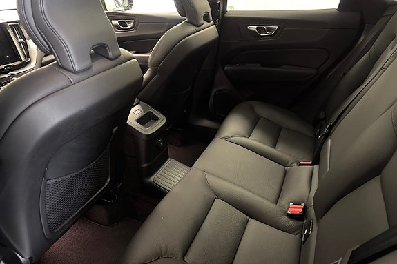 Volvo XC60 12 of 24