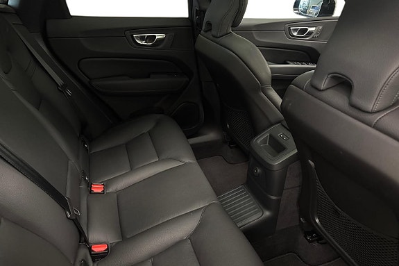 Volvo XC60 11 of 24