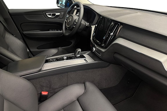 Volvo XC60 10 of 24