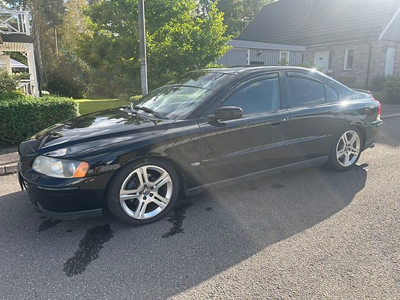 Volvo S60 4 of 5