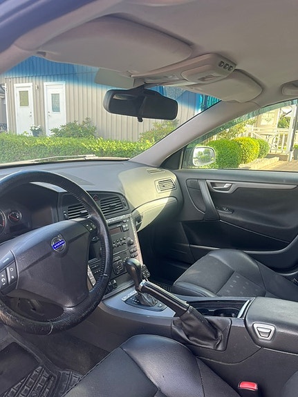 Volvo S60 3 of 5