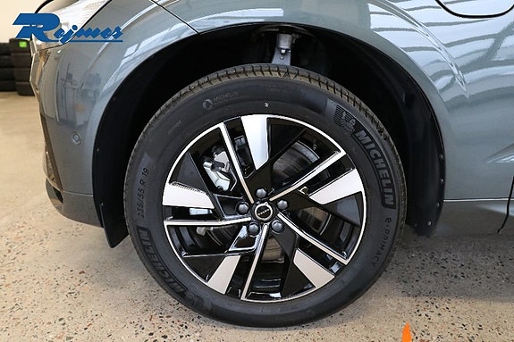 Volvo XC60 8 of 18
