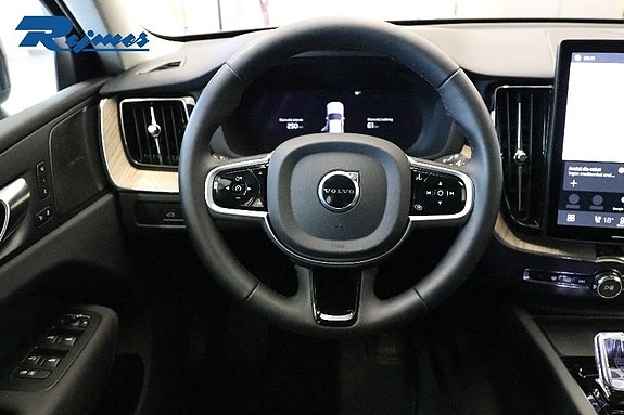 Volvo XC60 9 of 18