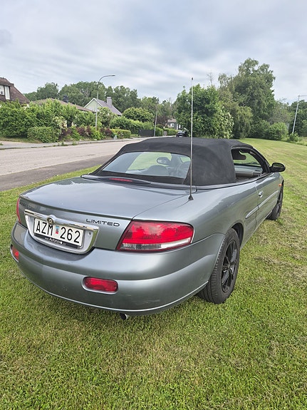 Chrysler Sebring 2 of 4