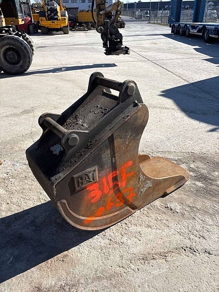 CAT M 315 F 14 of 15