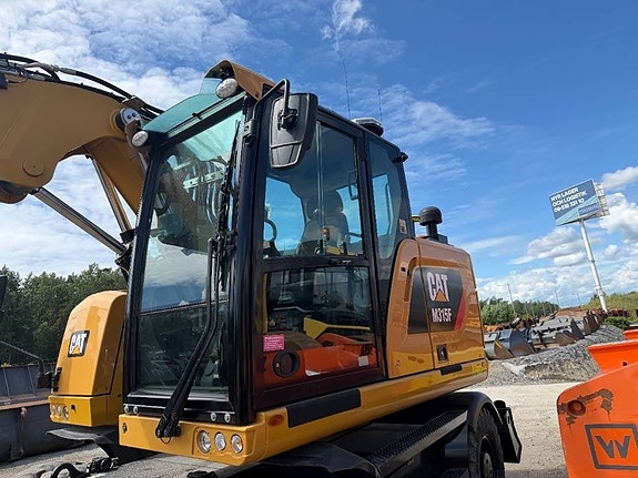 CAT M 315 F 8 of 15